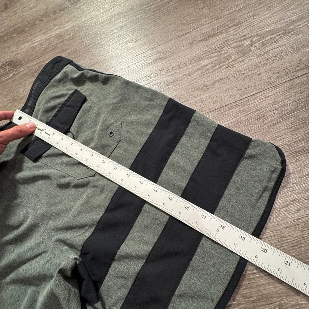 Hurley Phantom Board Shorts Mens 36 Gray Polyester Stretch Striped Summer Surf